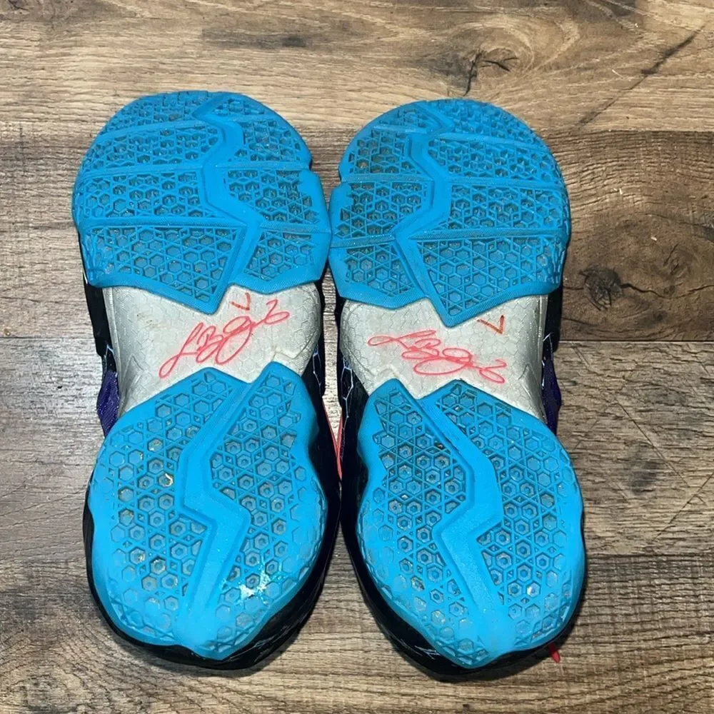 Nike Lebron XI 11 Summit Lakes Hornets Size 5.5Y